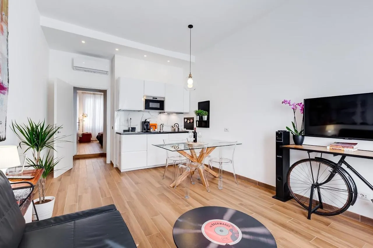Lovely Two-Room Apartment In The Center Of Rome Italy