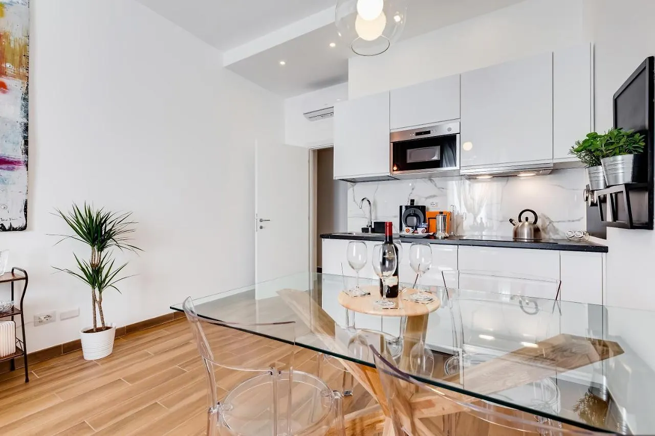 Lovely Two-Room Apartment In The Center Of Rome Italy